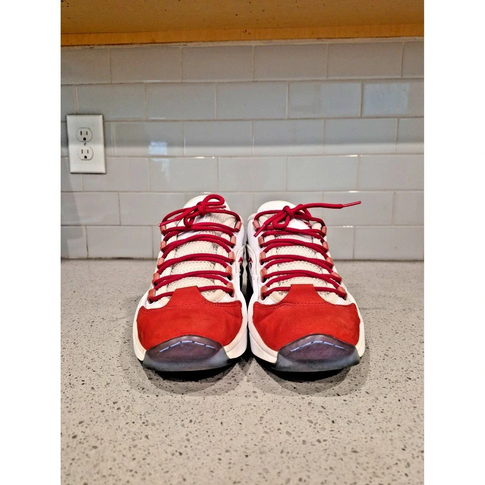 Reebok Question Low White Red Ice Size 9.5 Mens Suede Tip